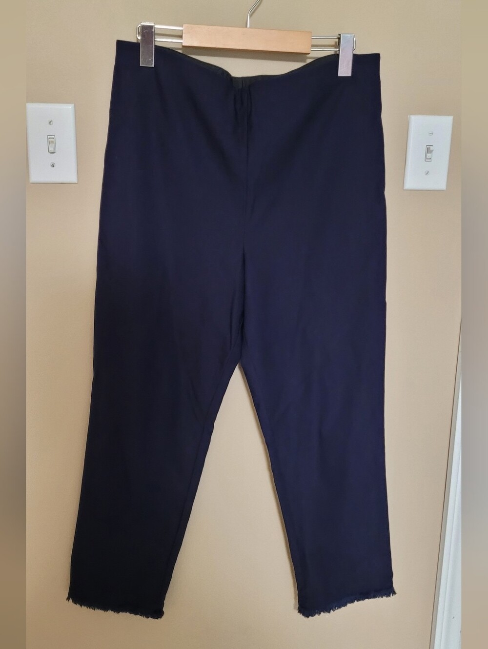 💜2 for $10💜 Bundle and save  Navy Cropped Straight Ankle Pants